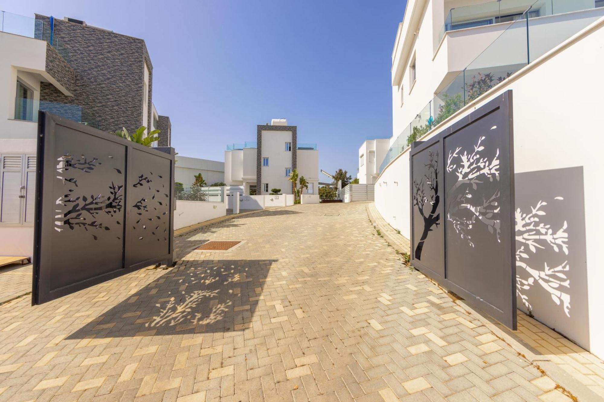 Fig Tree Bay Residences 3 Протарас Екстериор снимка